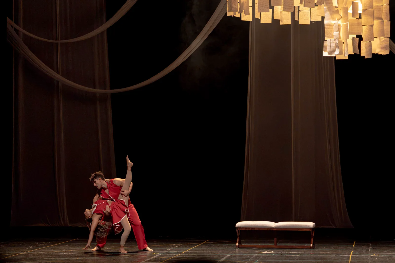 Magia en Gran Formato - The Crown Dance Studio