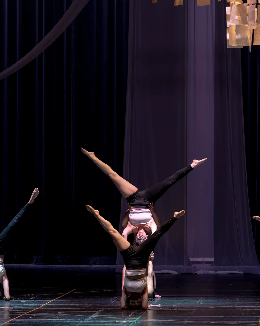 Equilibrio & Flexibilidad - The Crown Dance Studio